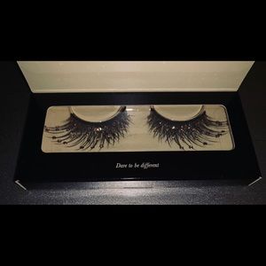 False Diamond Eyelashes